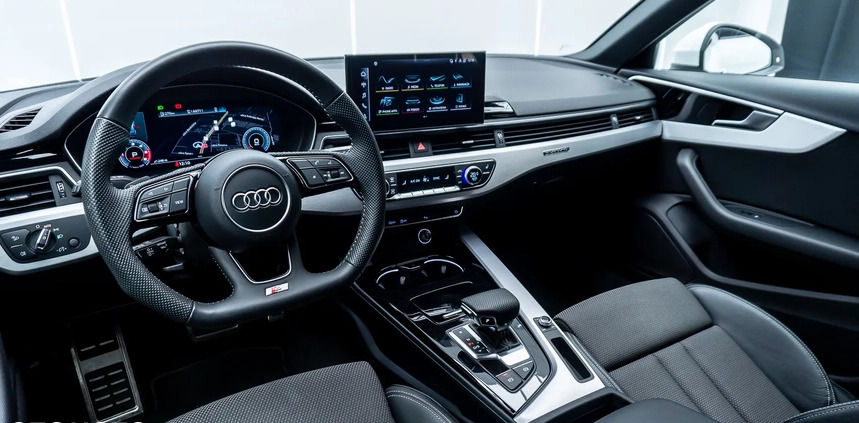 Audi A4 cena 149900 przebieg: 99760, rok produkcji 2019 z Łódź małe 562